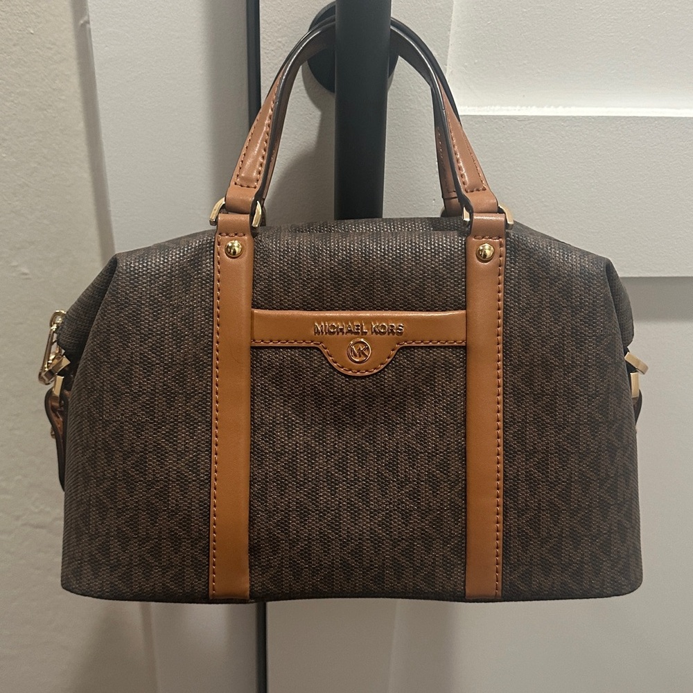 Michael Michael Kors Signature Beck Small Satchel